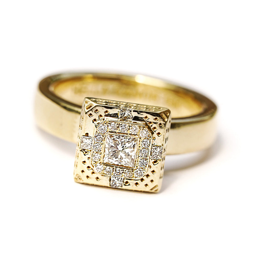 18K yellow gold - Large Statement Square Diamond solitaire Ring