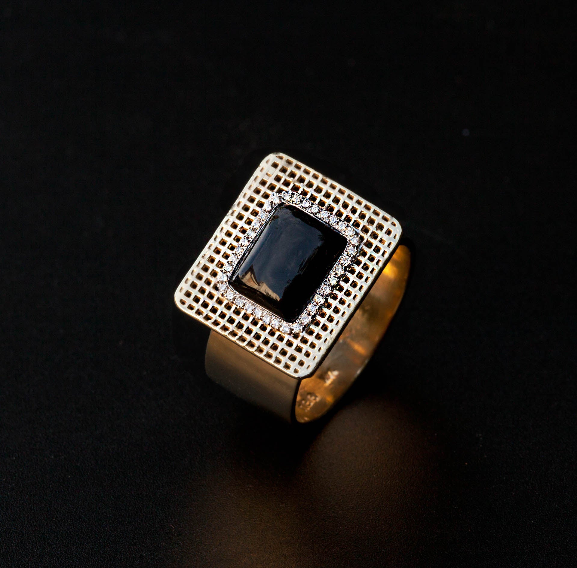 14K - Unique Square Onyx Diamonds Ring