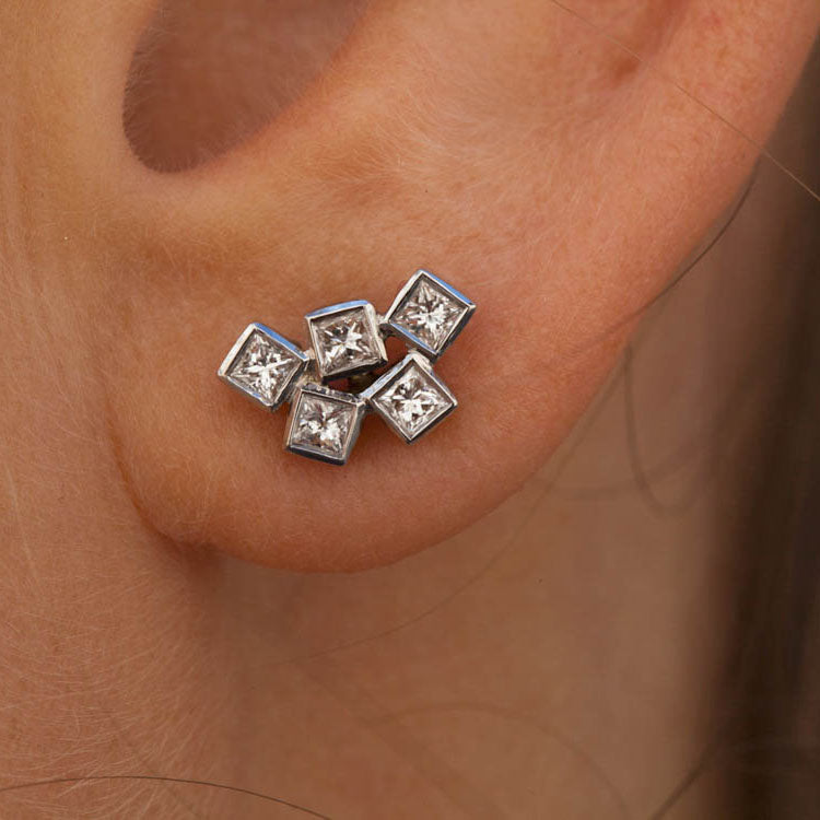 18k- 5 cubes Diamonds Stud Earrings