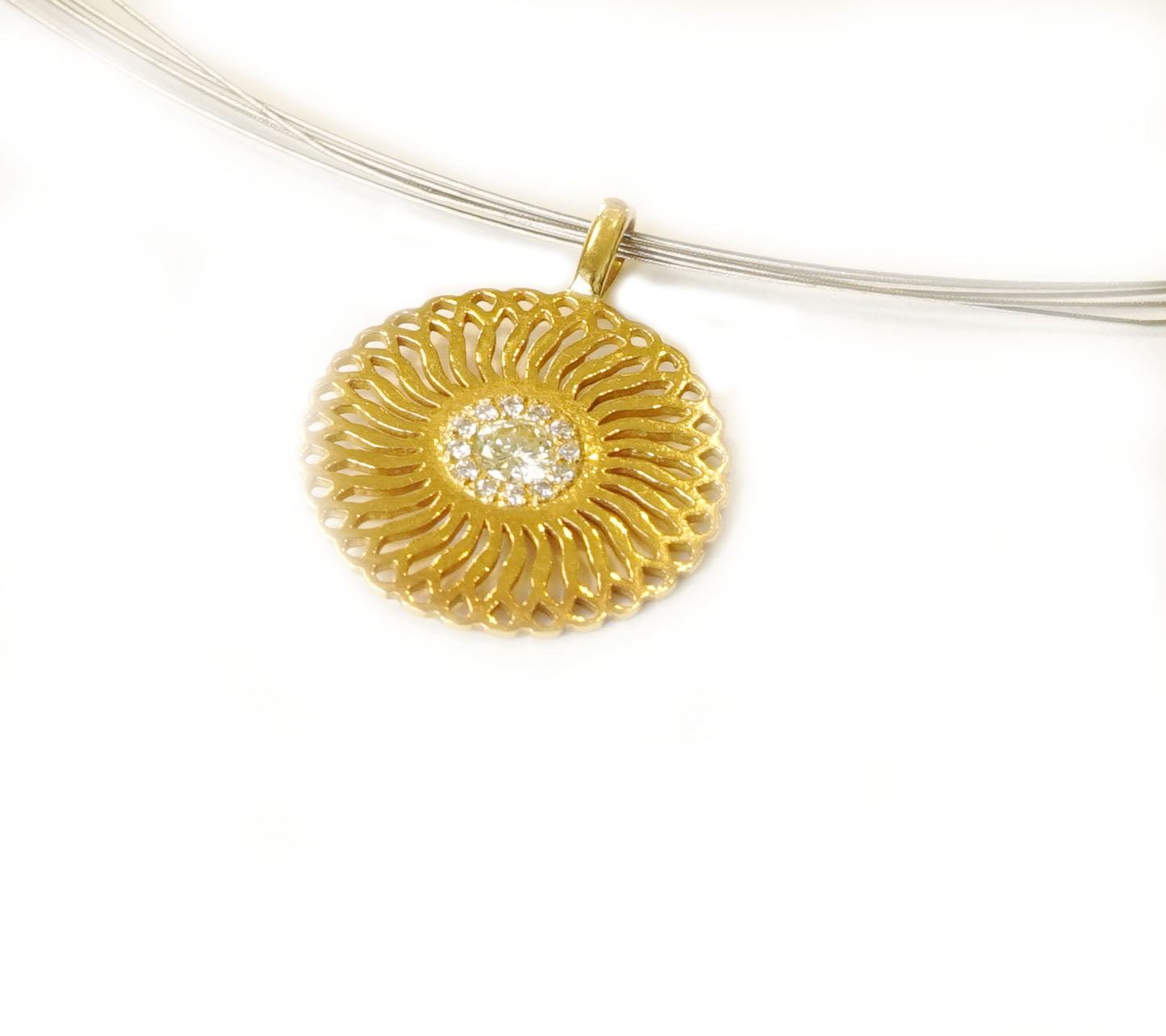 18k-  Sunflower - Diamonds Pendant