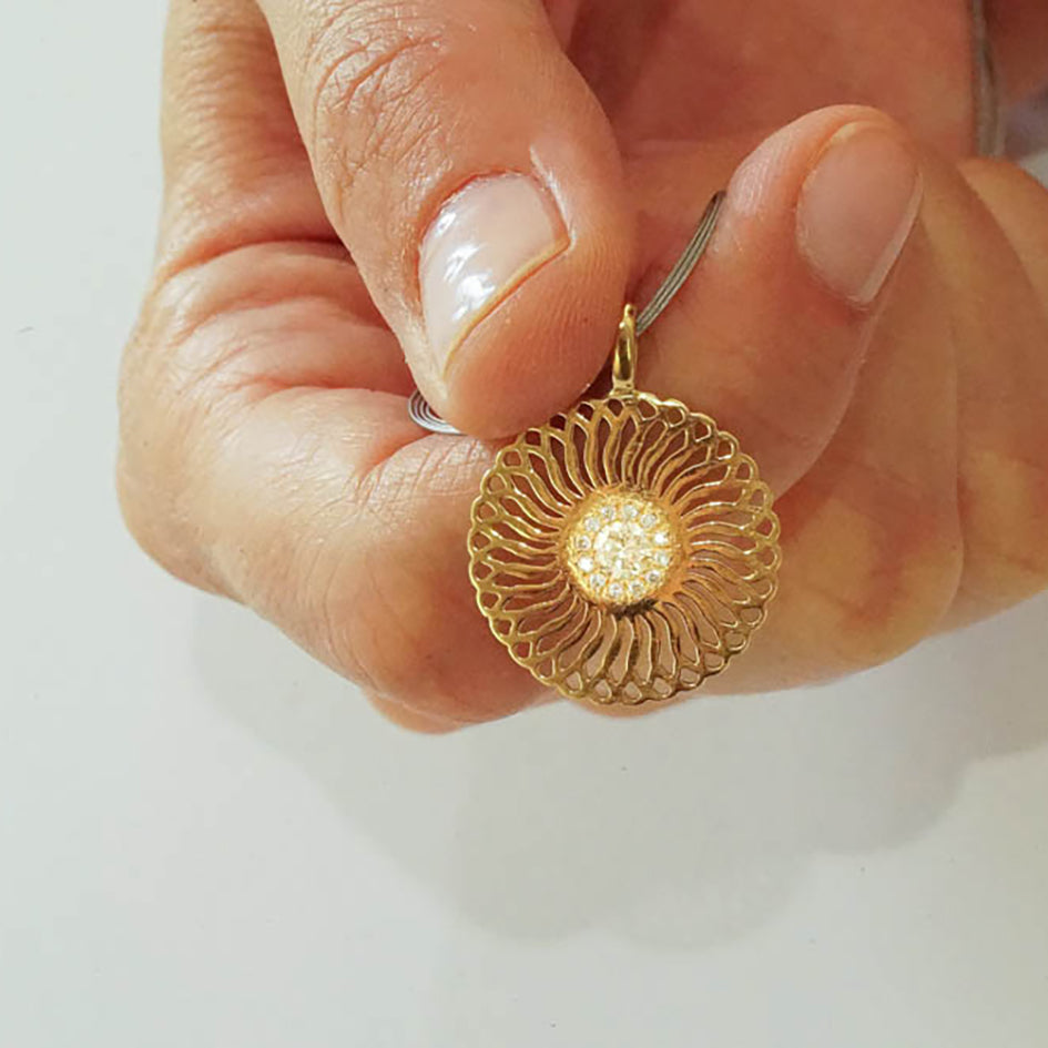 18k-  Sunflower - Diamonds Pendant