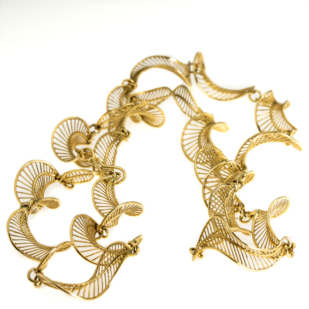 - 18k Long Twisted Leaves Necklace