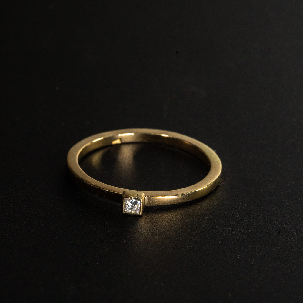 18KT  Yellow gold Princess Solitaire Diamond Ring
