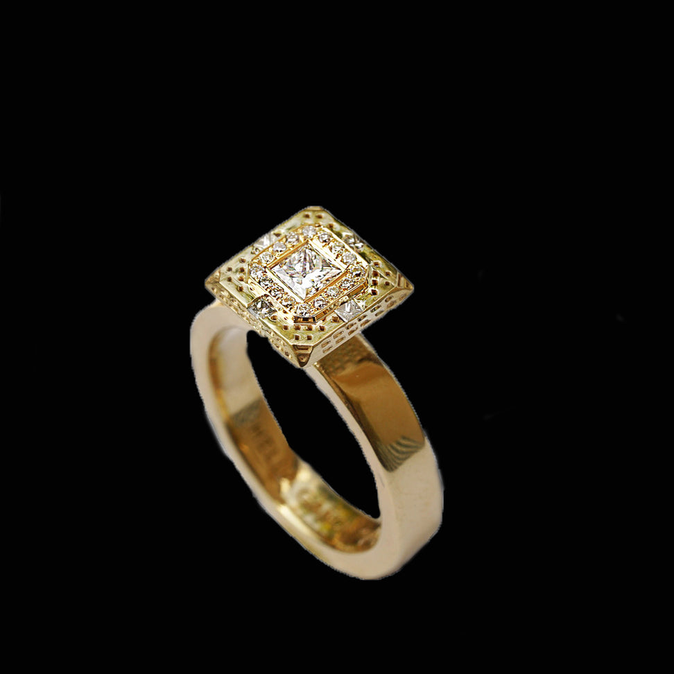 18K - Large Square Diamond solitaire Ring