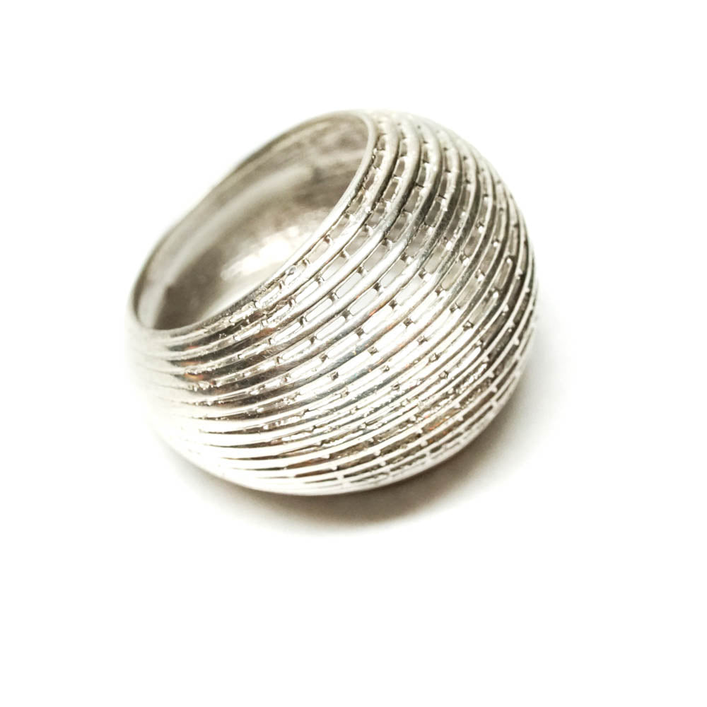 14k white gold net ring in classic Bombe structure.
