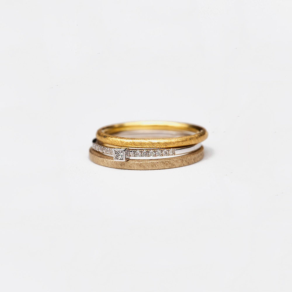 18k-  White Gold  Solitaire Diamond Ring - handmade jewelry