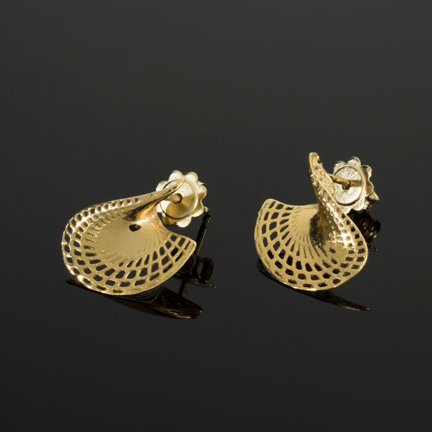 18K  yellow gold- Stud Small Twisted Disk Earrings