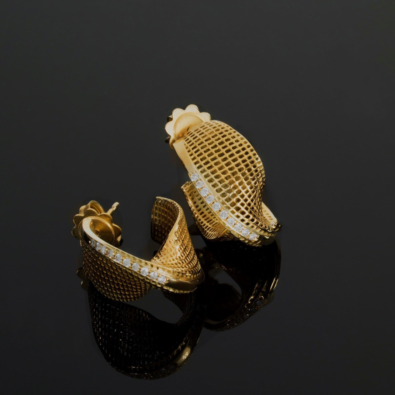 18K - Diamonds Small Mobius Earrings -pave diamonds line